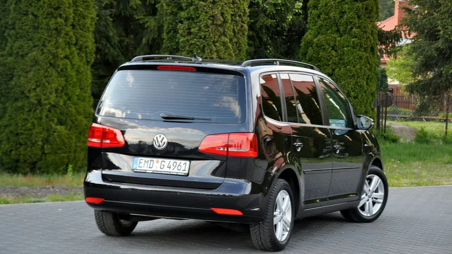VOLKSWAGEN Touran -