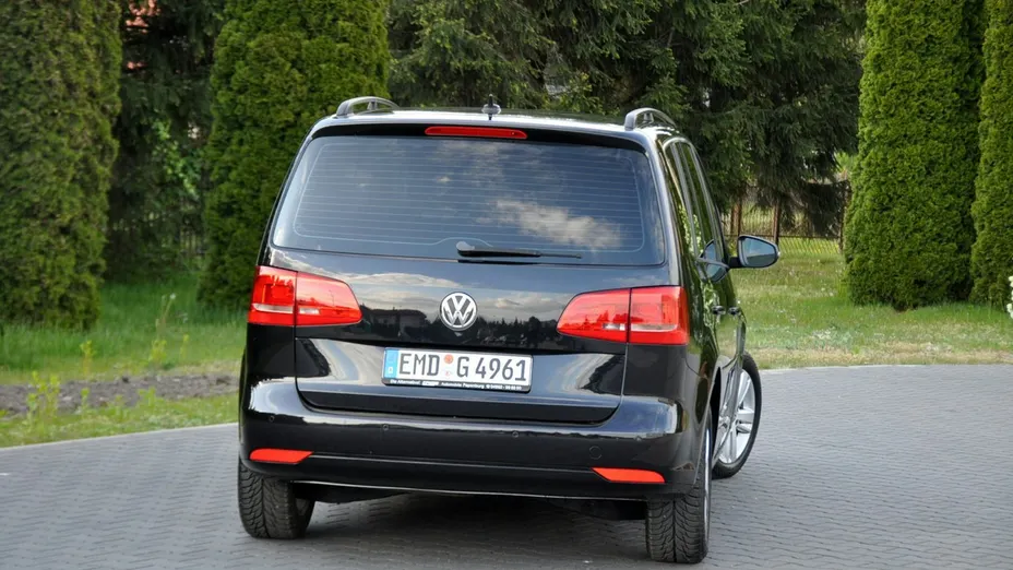 VOLKSWAGEN Touran -