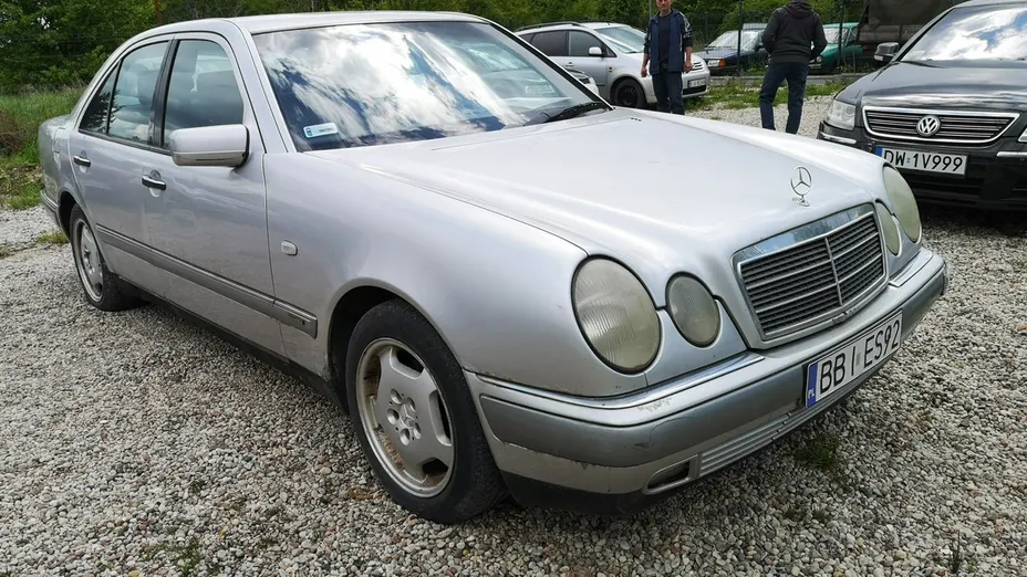 MERCEDES-BENZ E Klasa -