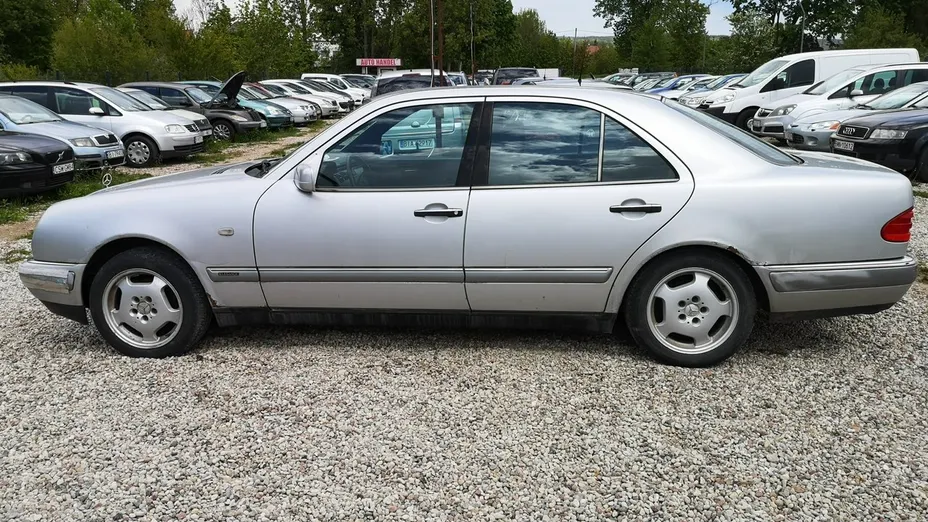 MERCEDES-BENZ E Klasa -