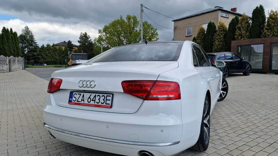 AUDI A8 -