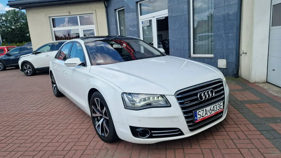 AUDI A8 -