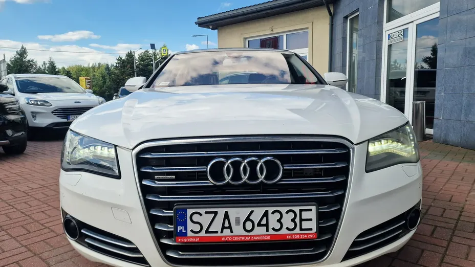 AUDI A8 -