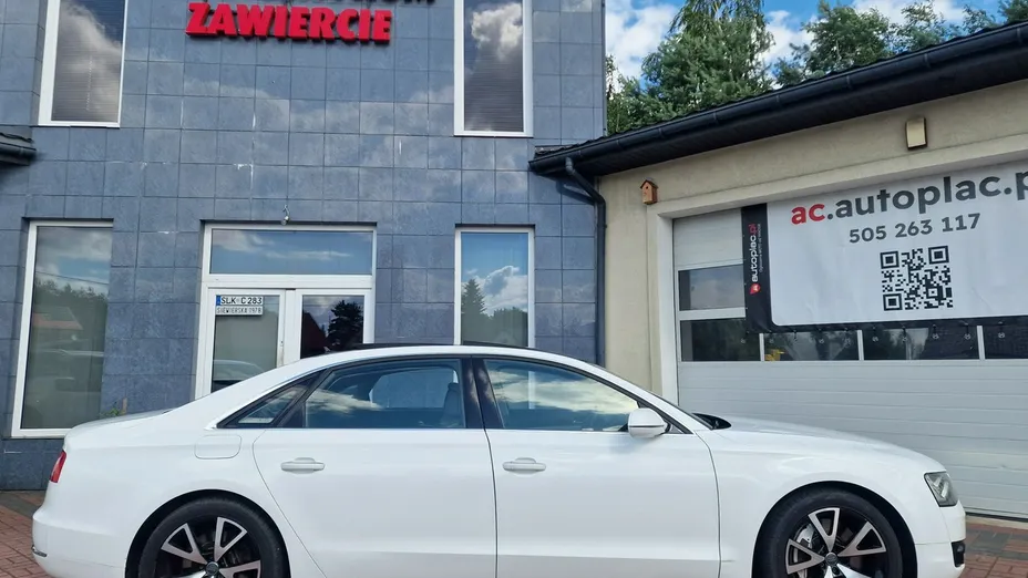AUDI A8 -