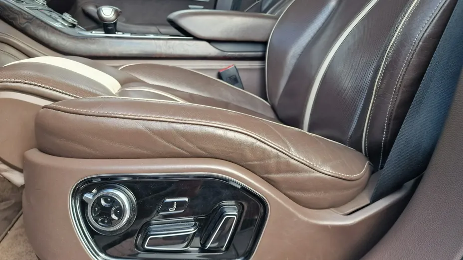 AUDI A8 -