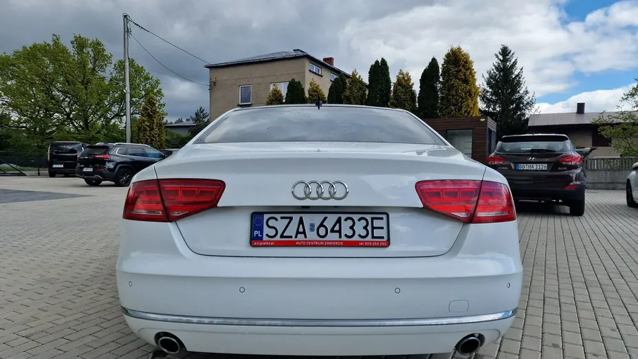 AUDI A8 -