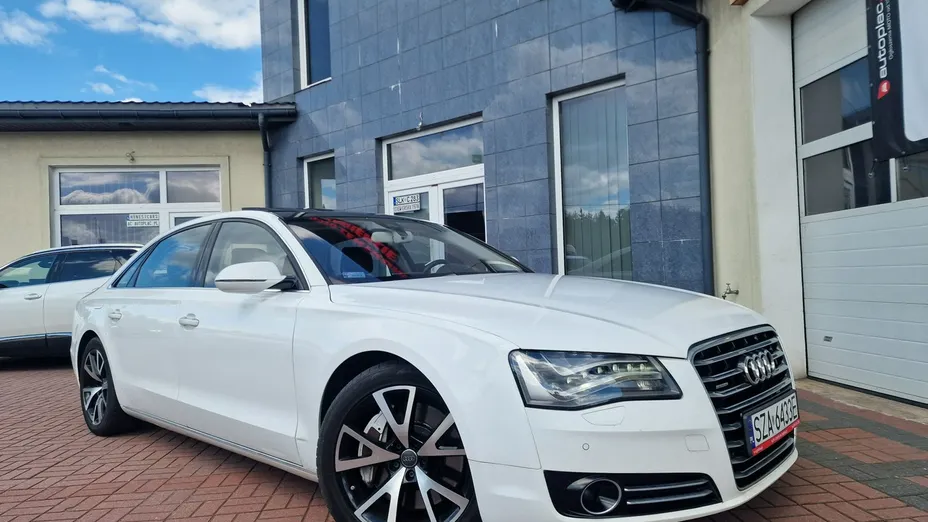 AUDI A8 -