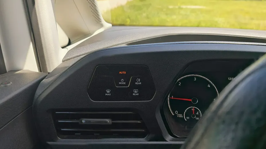VOLKSWAGEN Caddy -