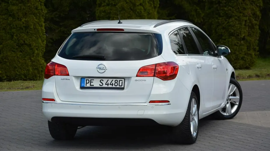OPEL Astra -