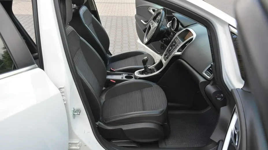 OPEL Astra -