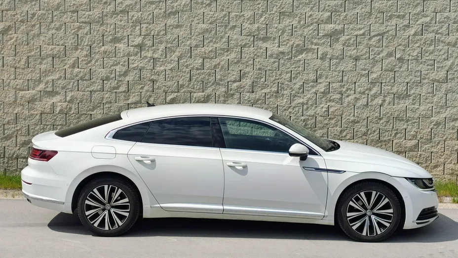 VOLKSWAGEN Arteon -