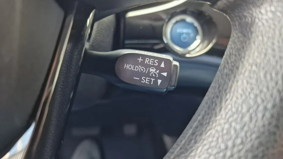 TOYOTA Prius -