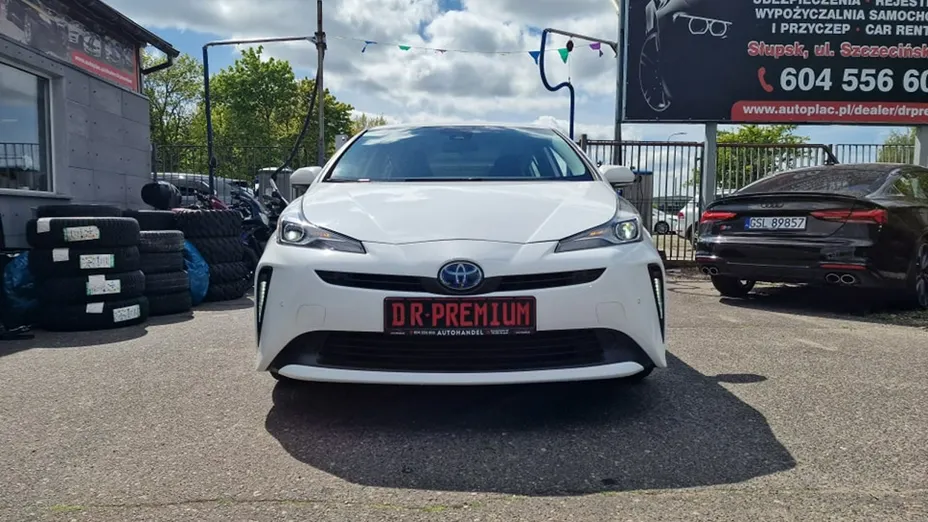 TOYOTA Prius -