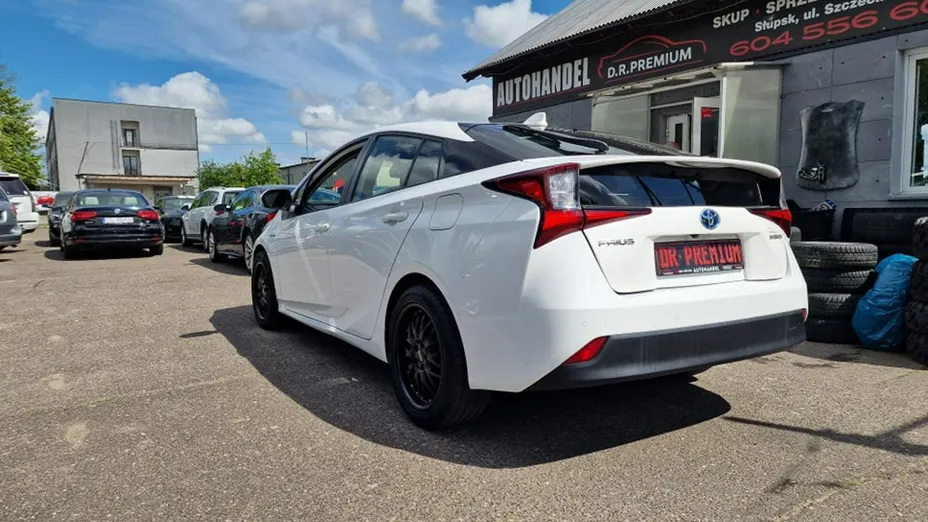 TOYOTA Prius -