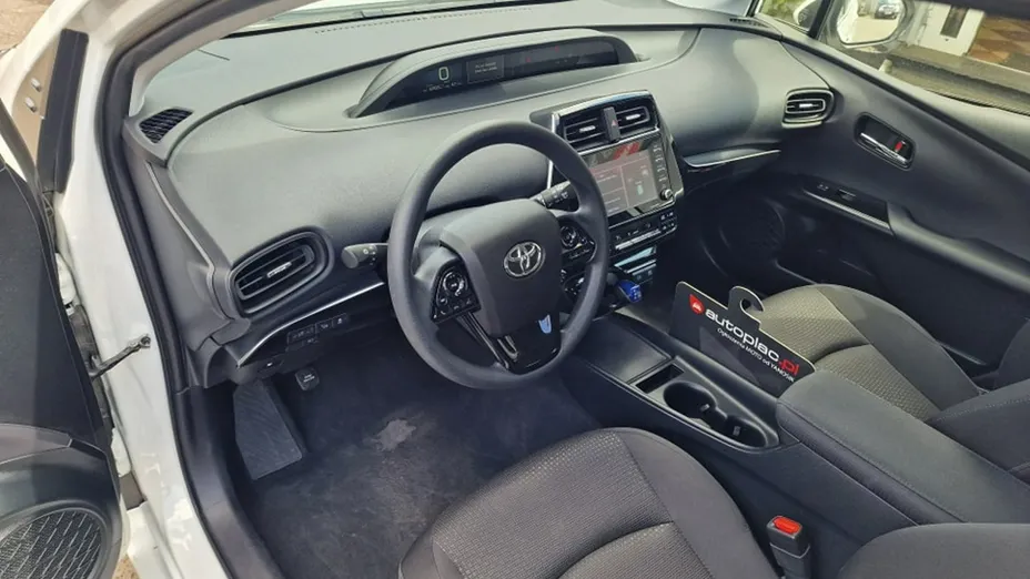 TOYOTA Prius -