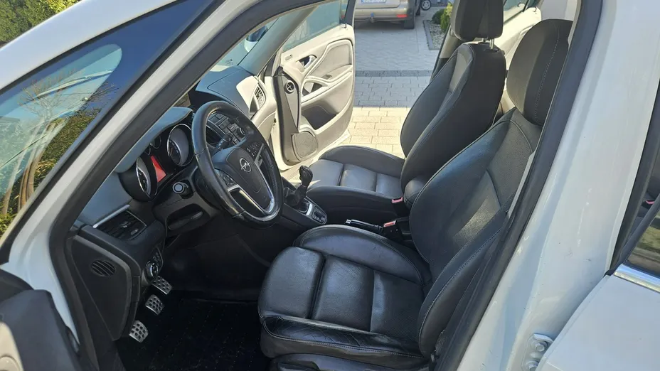 OPEL Zafira -