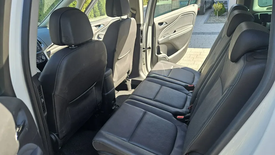 OPEL Zafira -