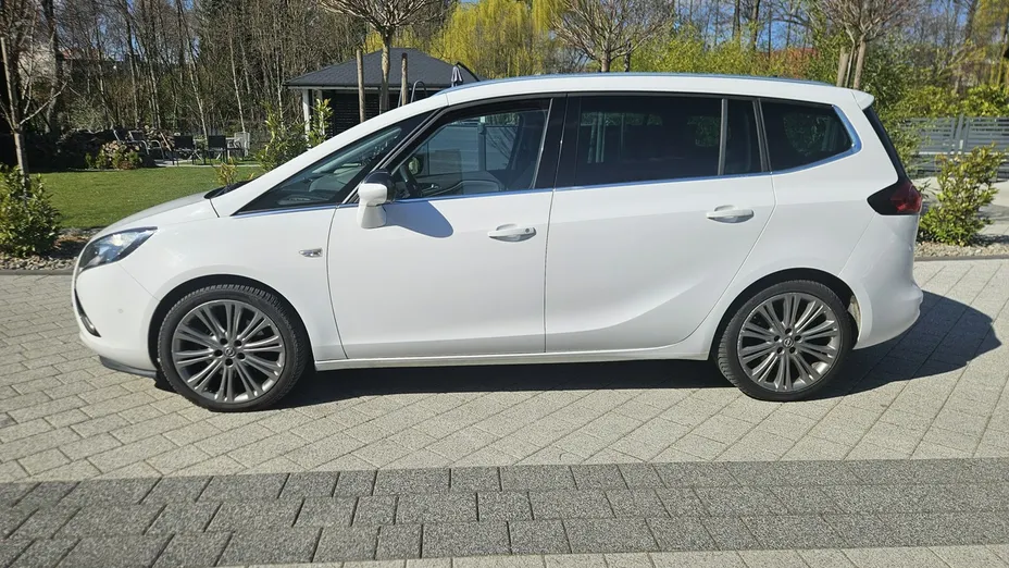 OPEL Zafira -