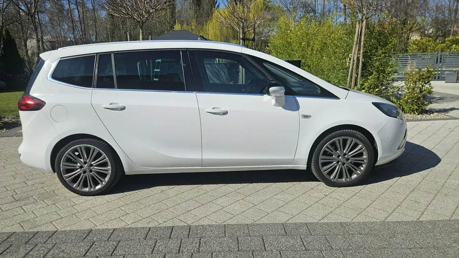 OPEL Zafira -