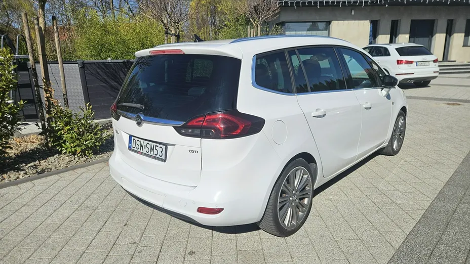 OPEL Zafira -