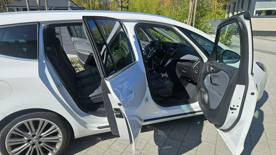 OPEL Zafira -