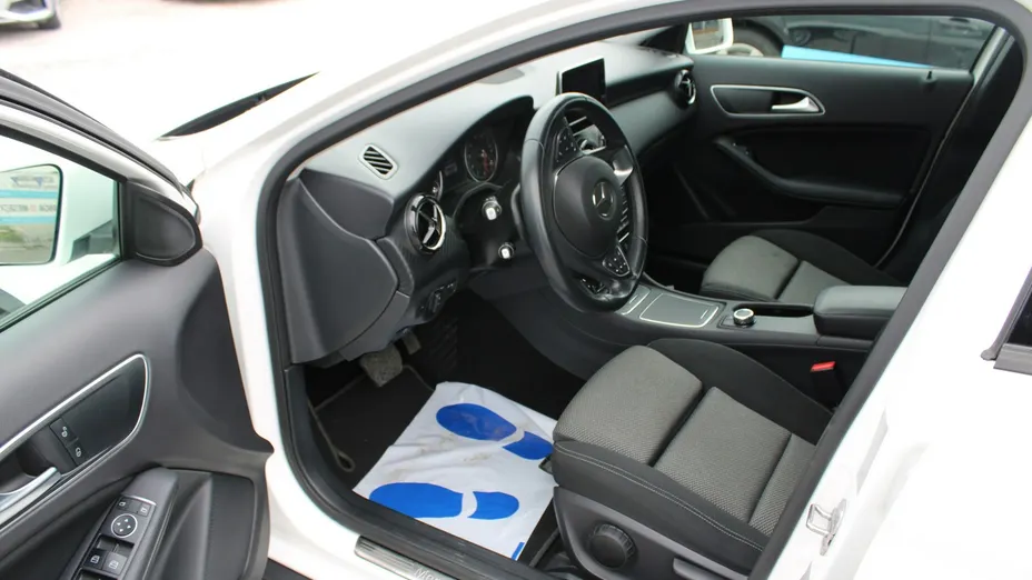 MERCEDES-BENZ GLA -