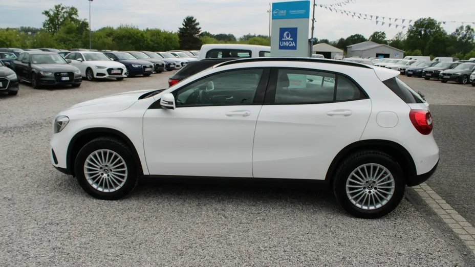 MERCEDES-BENZ GLA -