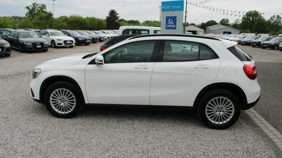 MERCEDES-BENZ GLA -