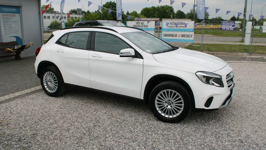 MERCEDES-BENZ GLA -