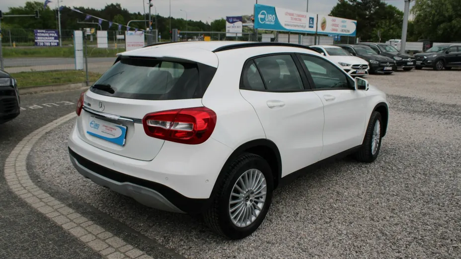 MERCEDES-BENZ GLA -