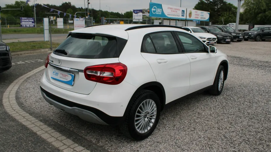 MERCEDES-BENZ GLA -