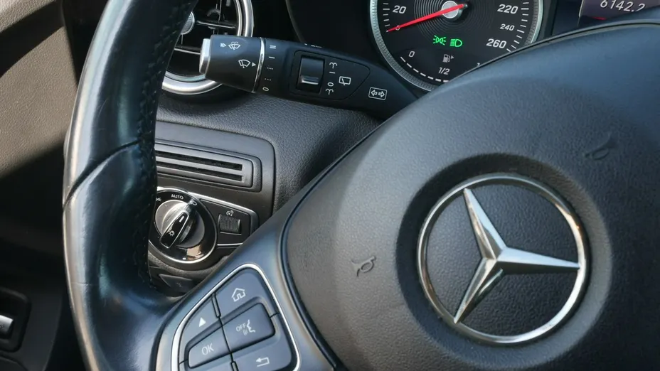 MERCEDES-BENZ C Klasa -