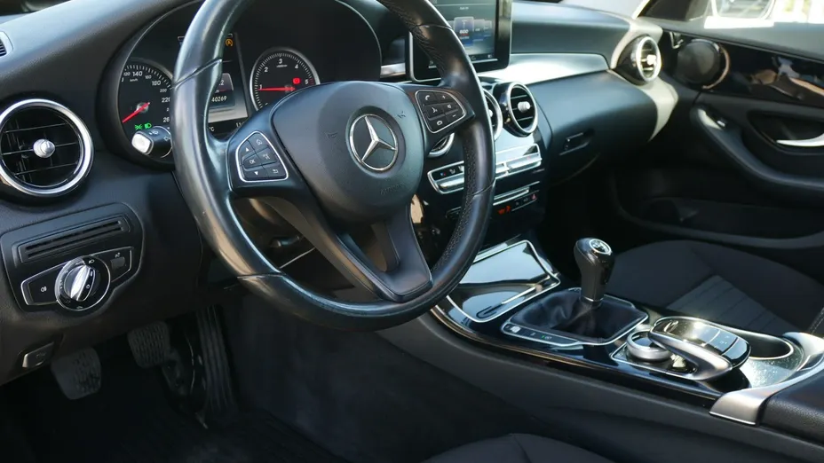 MERCEDES-BENZ C Klasa -