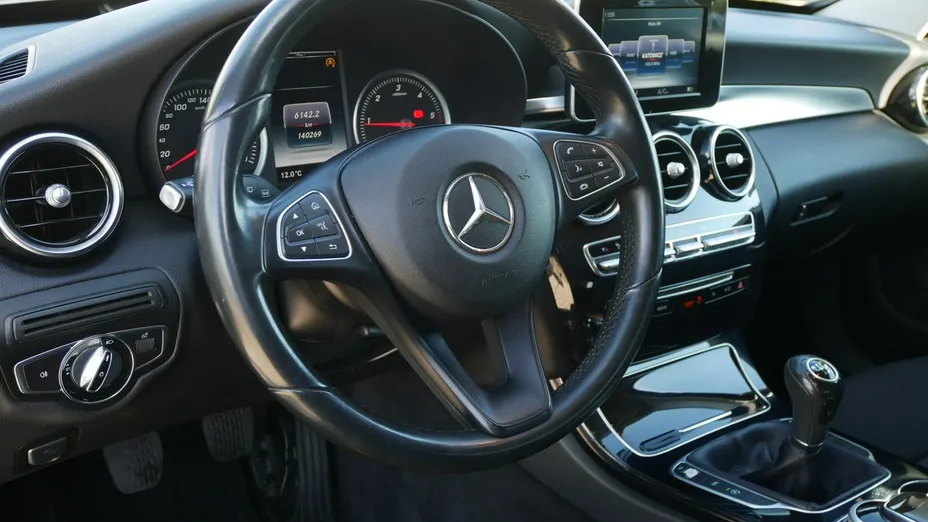 MERCEDES-BENZ C Klasa -