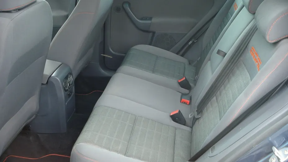 VOLKSWAGEN Golf Plus -