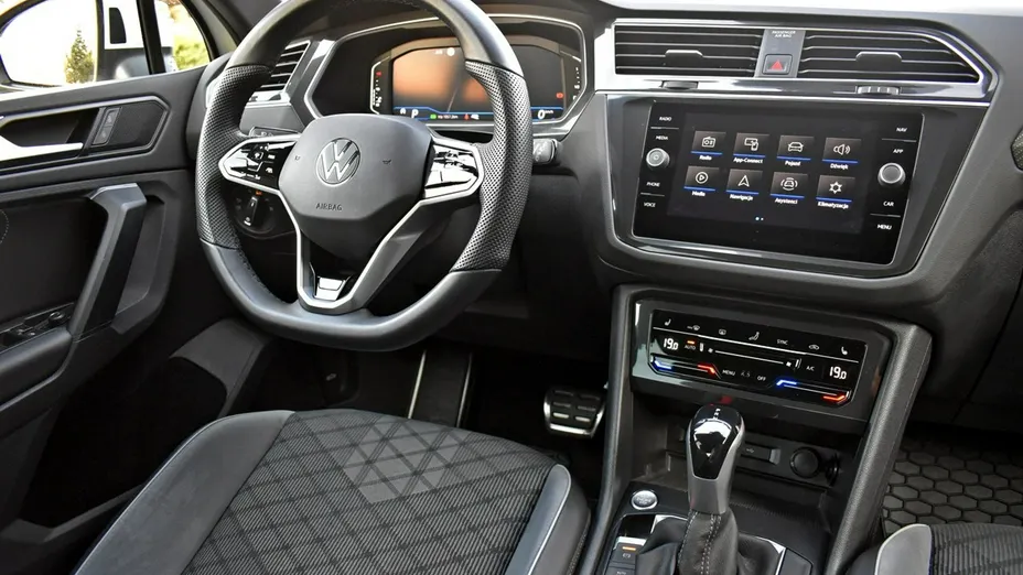 VOLKSWAGEN Tiguan -