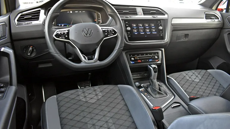 VOLKSWAGEN Tiguan -