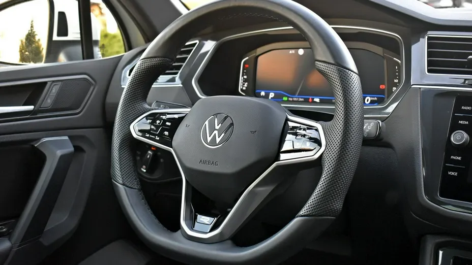 VOLKSWAGEN Tiguan -