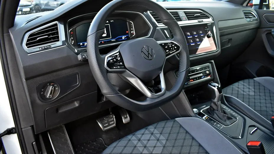 VOLKSWAGEN Tiguan -