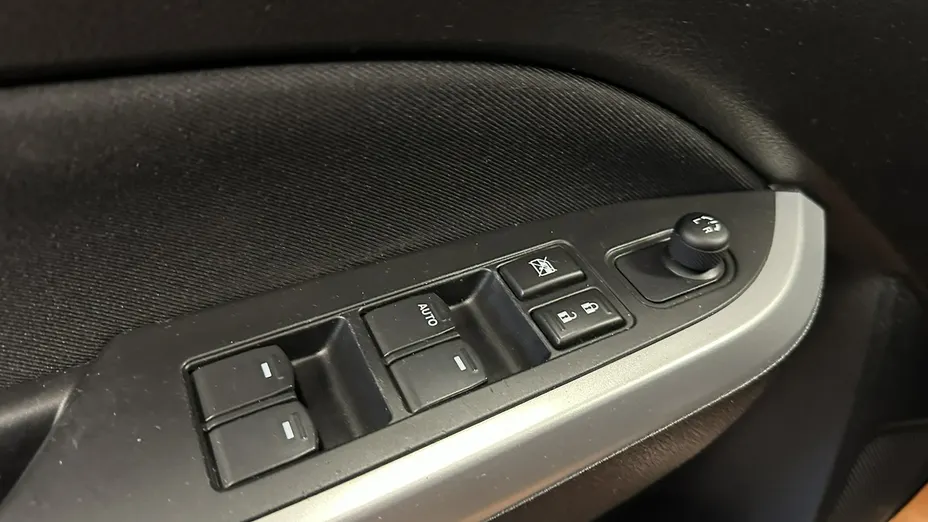 SUZUKI Vitara -