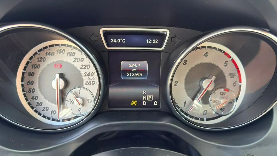 MERCEDES-BENZ CLA -