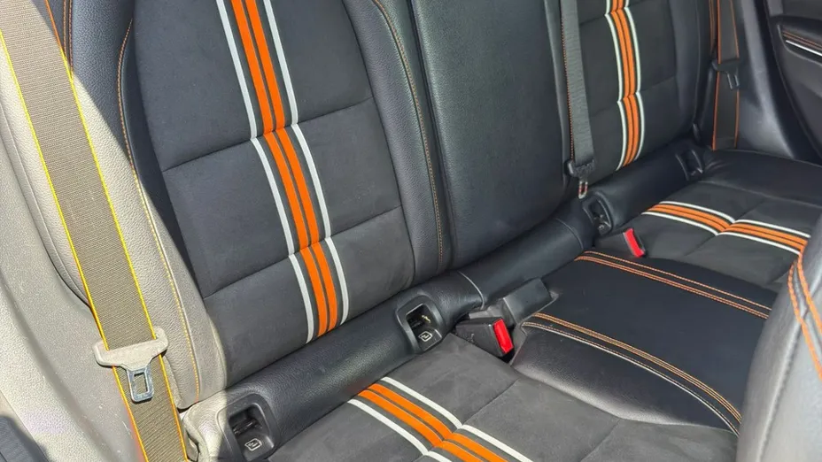 MERCEDES-BENZ CLA -