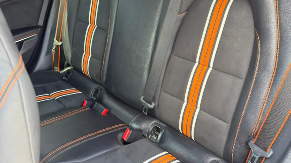 MERCEDES-BENZ CLA -