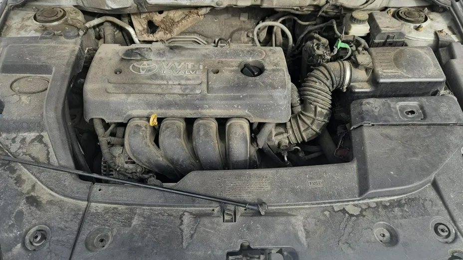 TOYOTA Avensis -