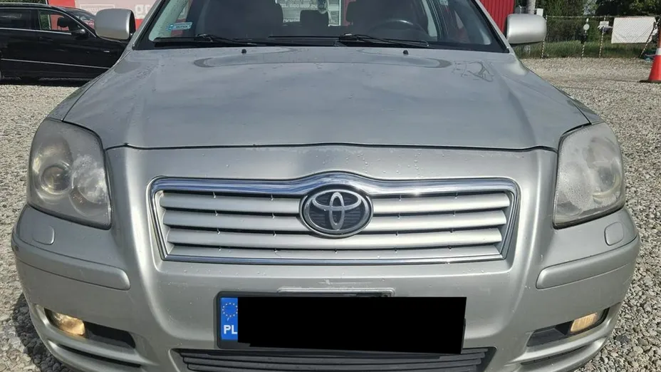 TOYOTA Avensis -