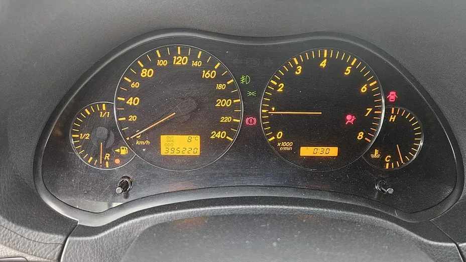 TOYOTA Avensis -