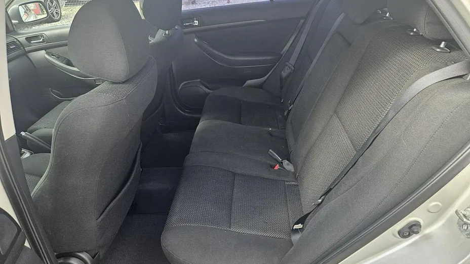 TOYOTA Avensis -