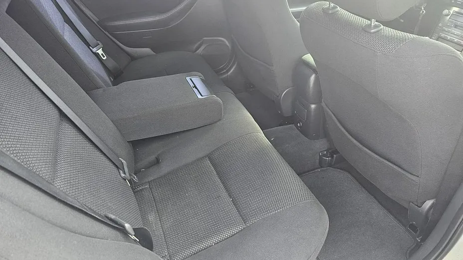 TOYOTA Avensis -