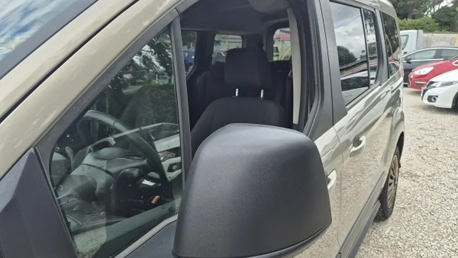 FORD Tourneo Connect -