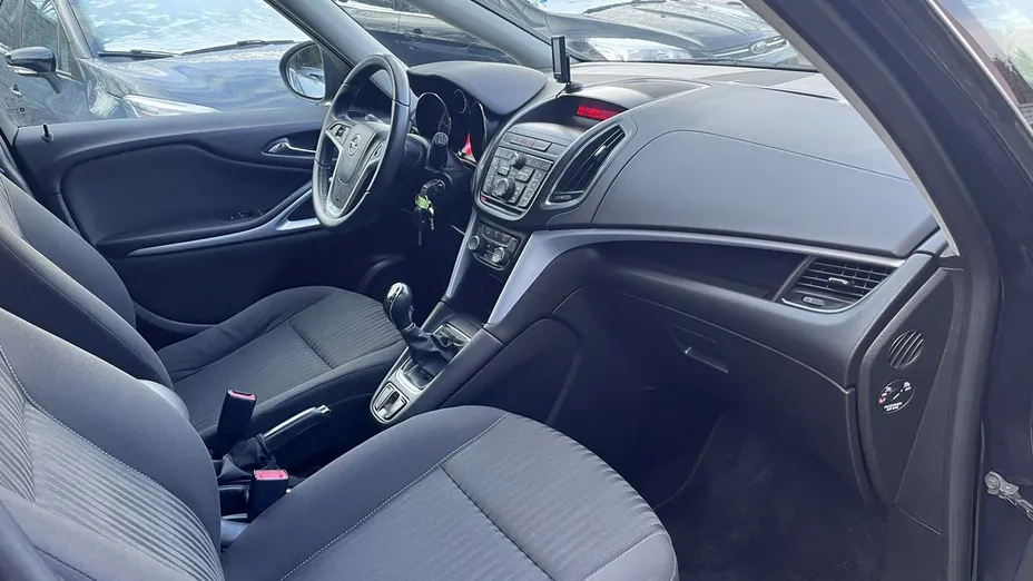 OPEL Zafira -